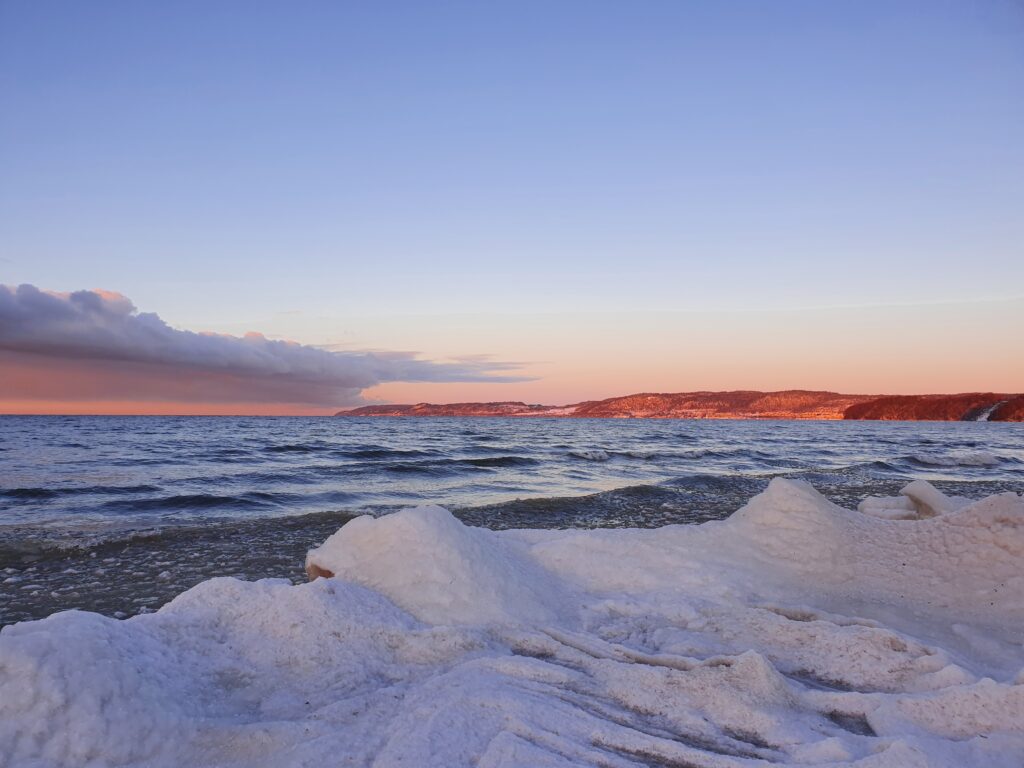 Is på Vättern och solnedgång